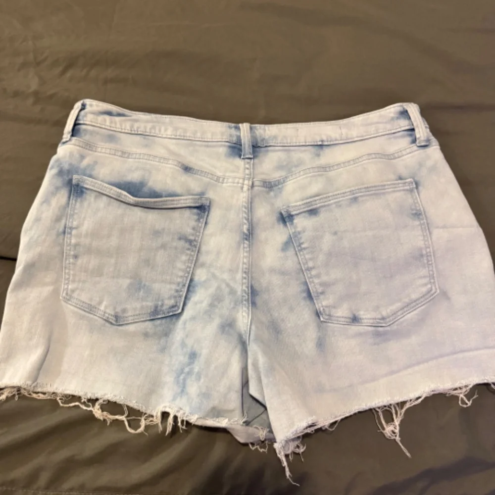 Universal Thread Jean Short - Picture 2 of 4